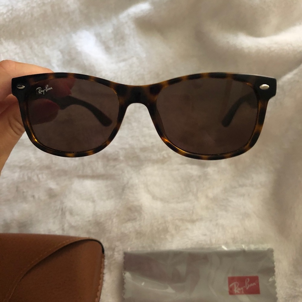 Ray bands sunglasses kids size w case and cleaning